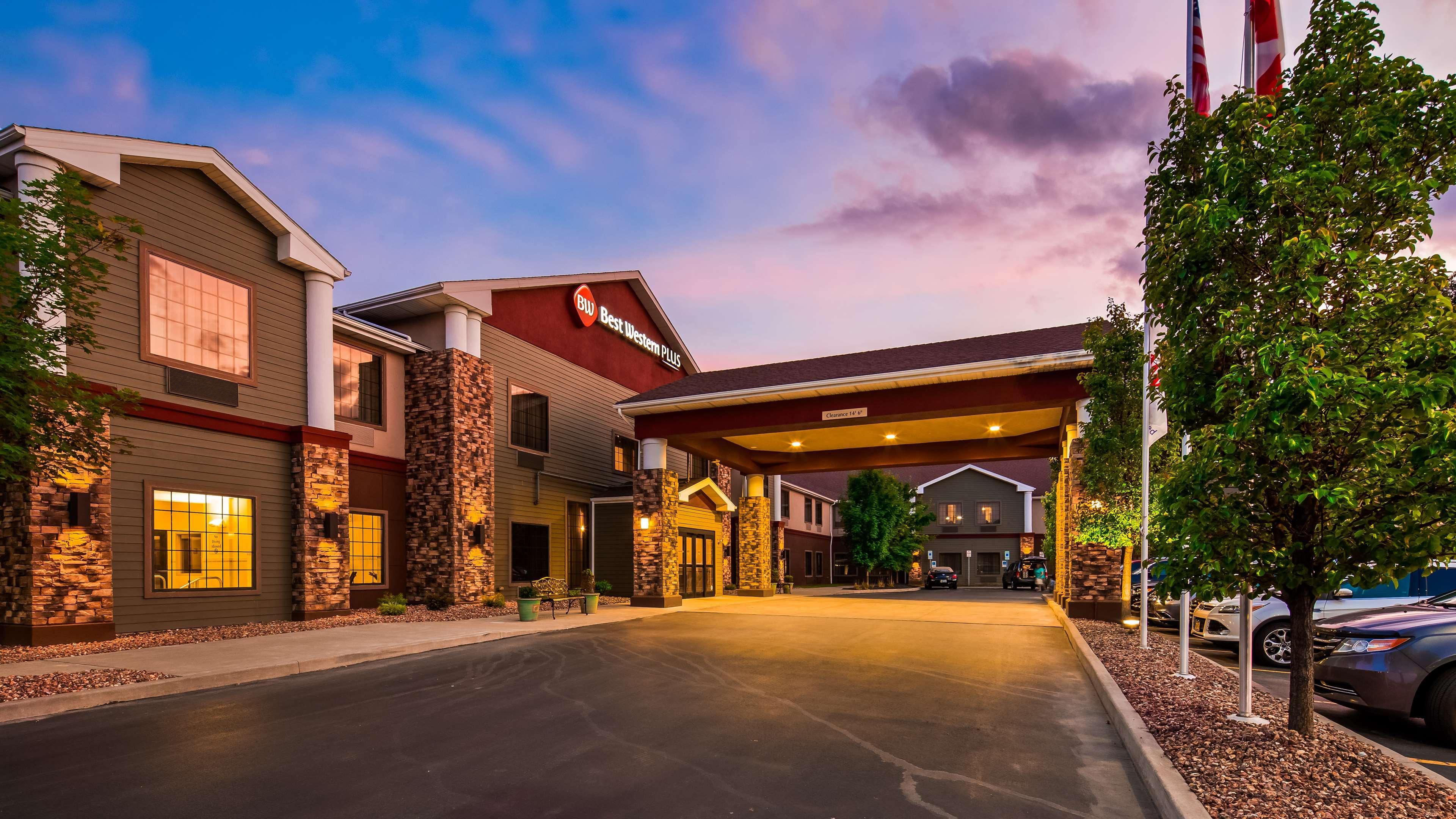 Best Western Plus Victor Inn & Suites Eksteriør bilde