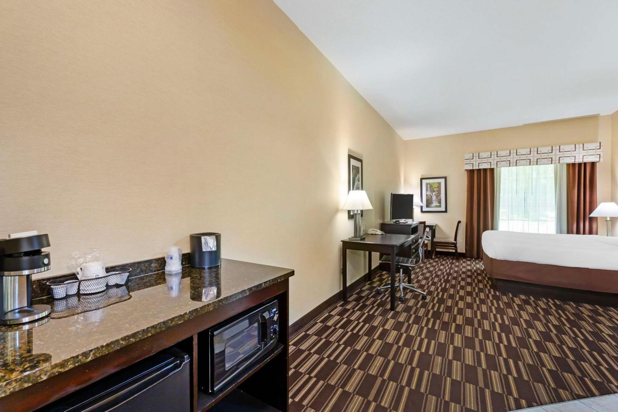 Best Western Plus Victor Inn & Suites Eksteriør bilde