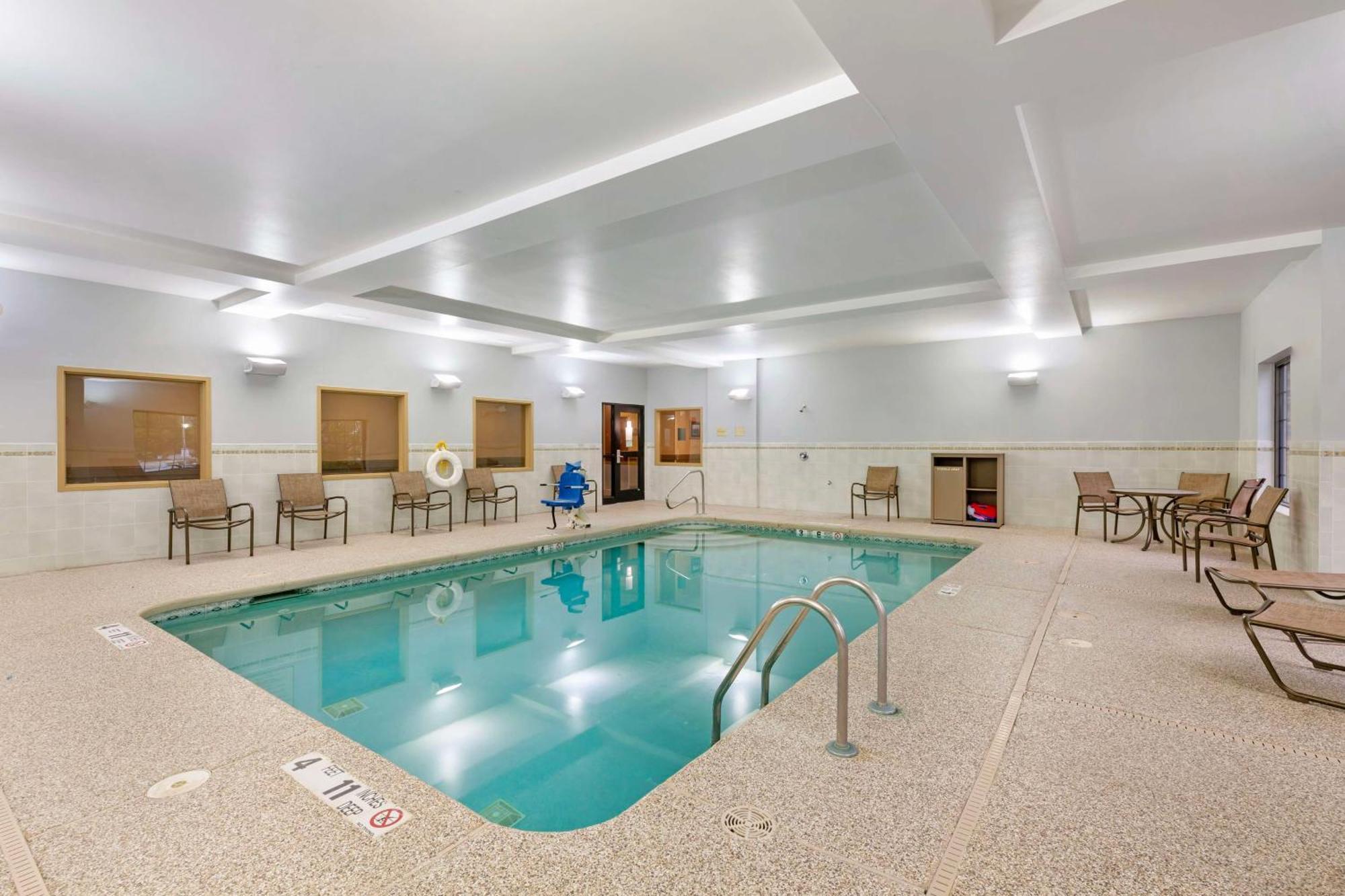 Best Western Plus Victor Inn & Suites Eksteriør bilde