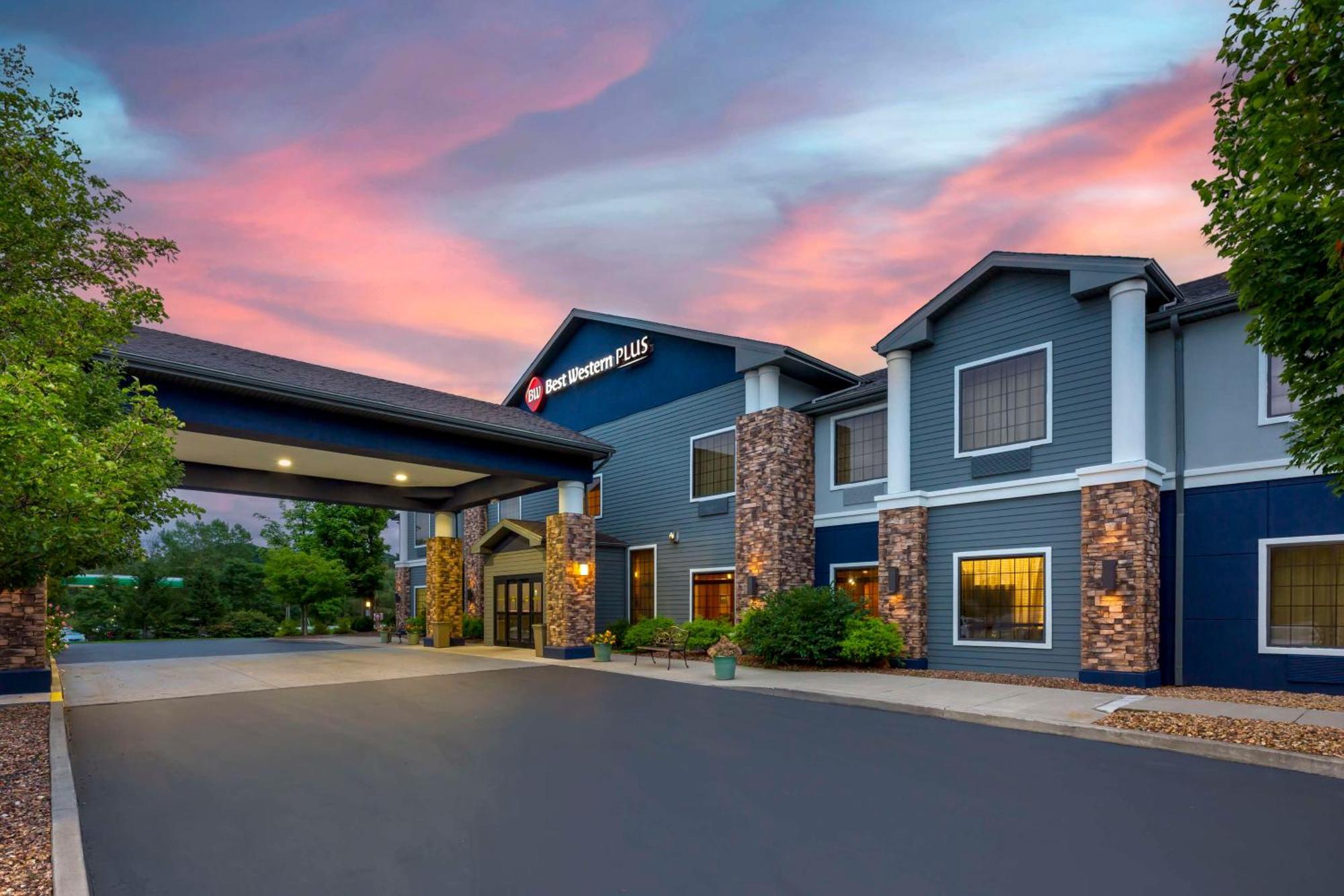 Best Western Plus Victor Inn & Suites Eksteriør bilde