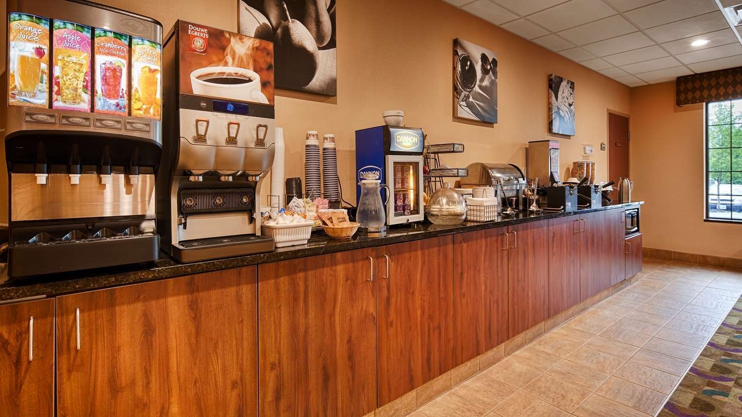 Best Western Plus Victor Inn & Suites Eksteriør bilde